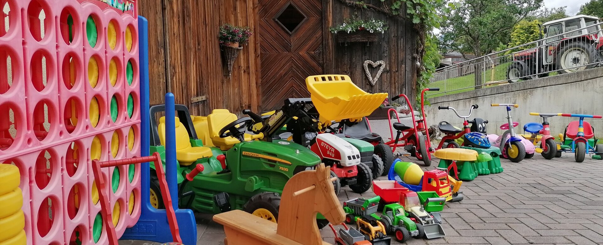 Kinderfahrzeuge für jedes Alter Kinderfuhrpark Ierzerhof